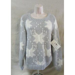 Collage by Hand  Light Grey and White Hand Knit